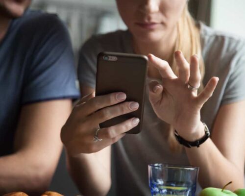 Cómo encontrar a una persona por su nombre en internet
