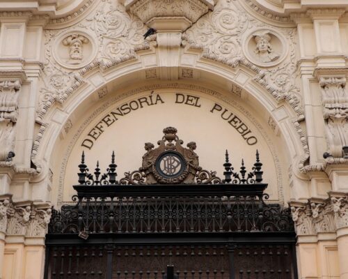 Debe seguir funcionando la Defensoría del Pueblo